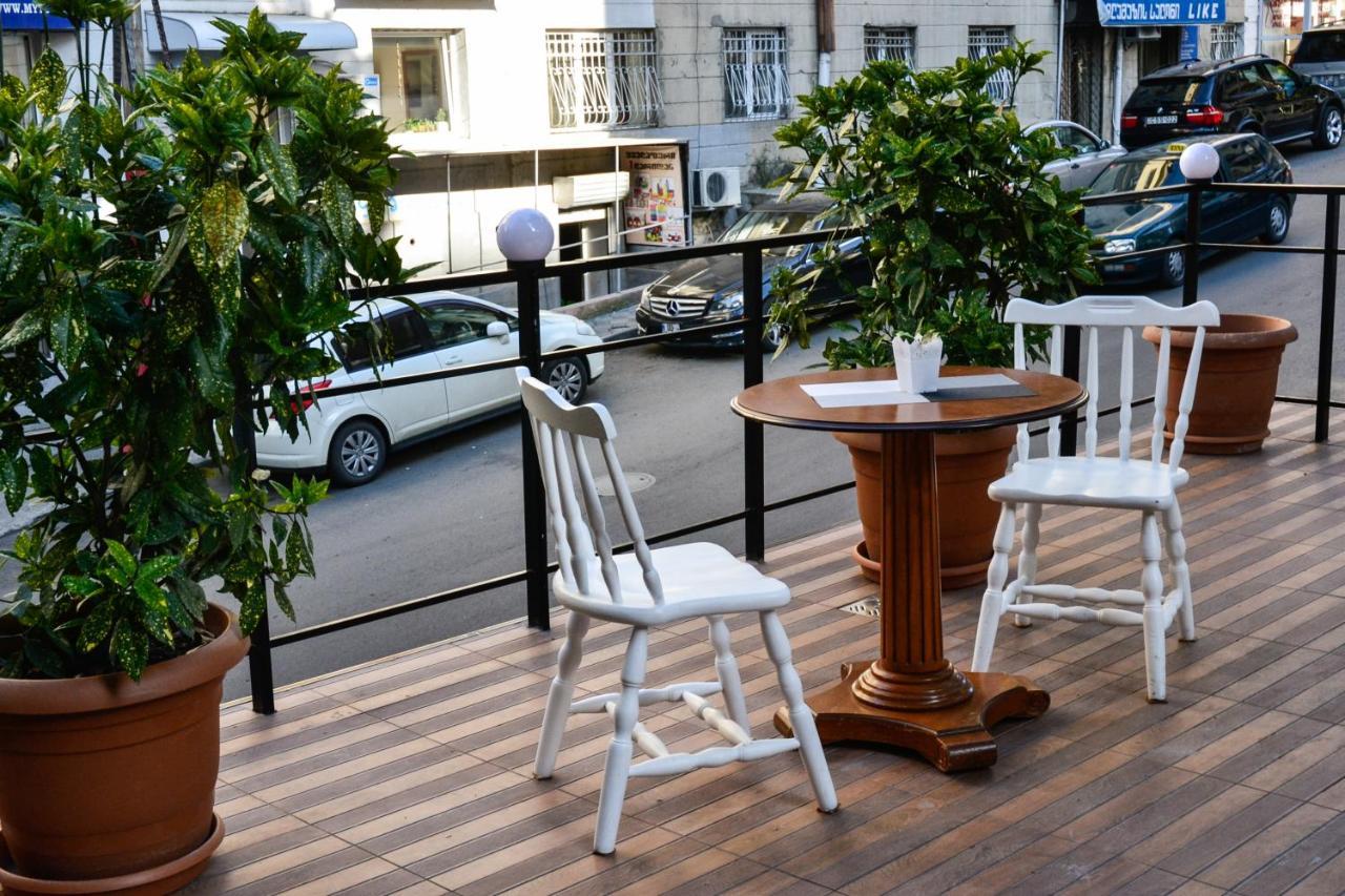 Piccolo Hotel Vake Tbilisi Eksteriør bilde